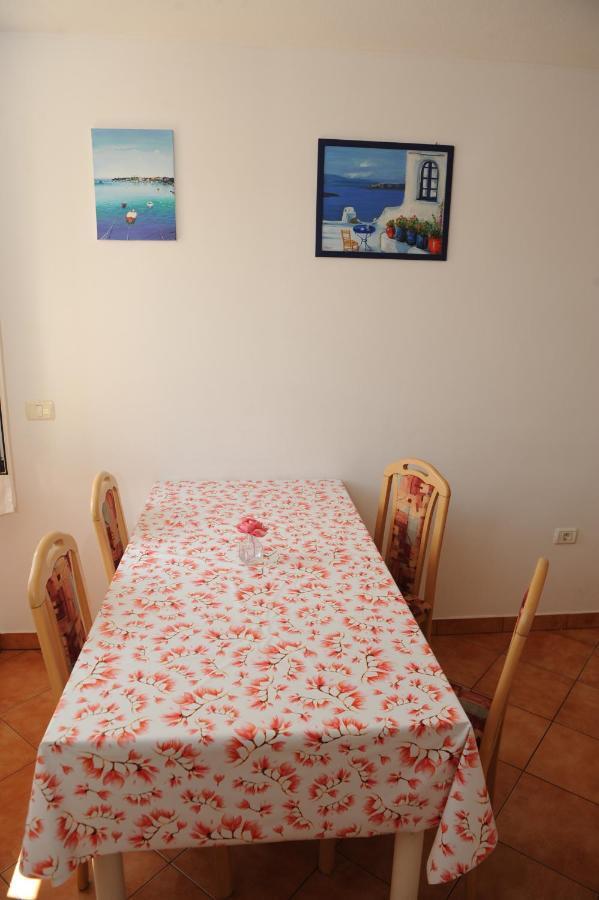 Apartma Lavela Apartment Izola Bagian luar foto